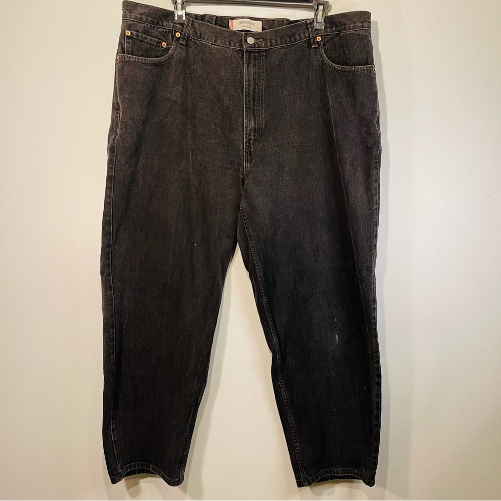 Vintage Levi’s 560 men’s black relaxed comfort fit jeans tapered leg 48x32